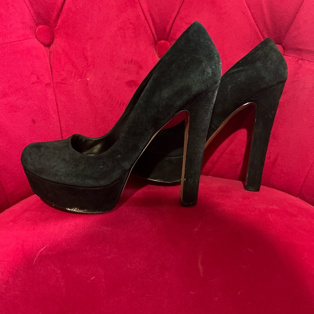 Heels - Picture 4 of 4